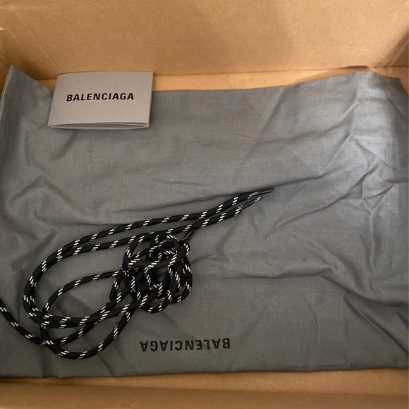 Balenciaga Triple S size 36 - Picture 5 of 5